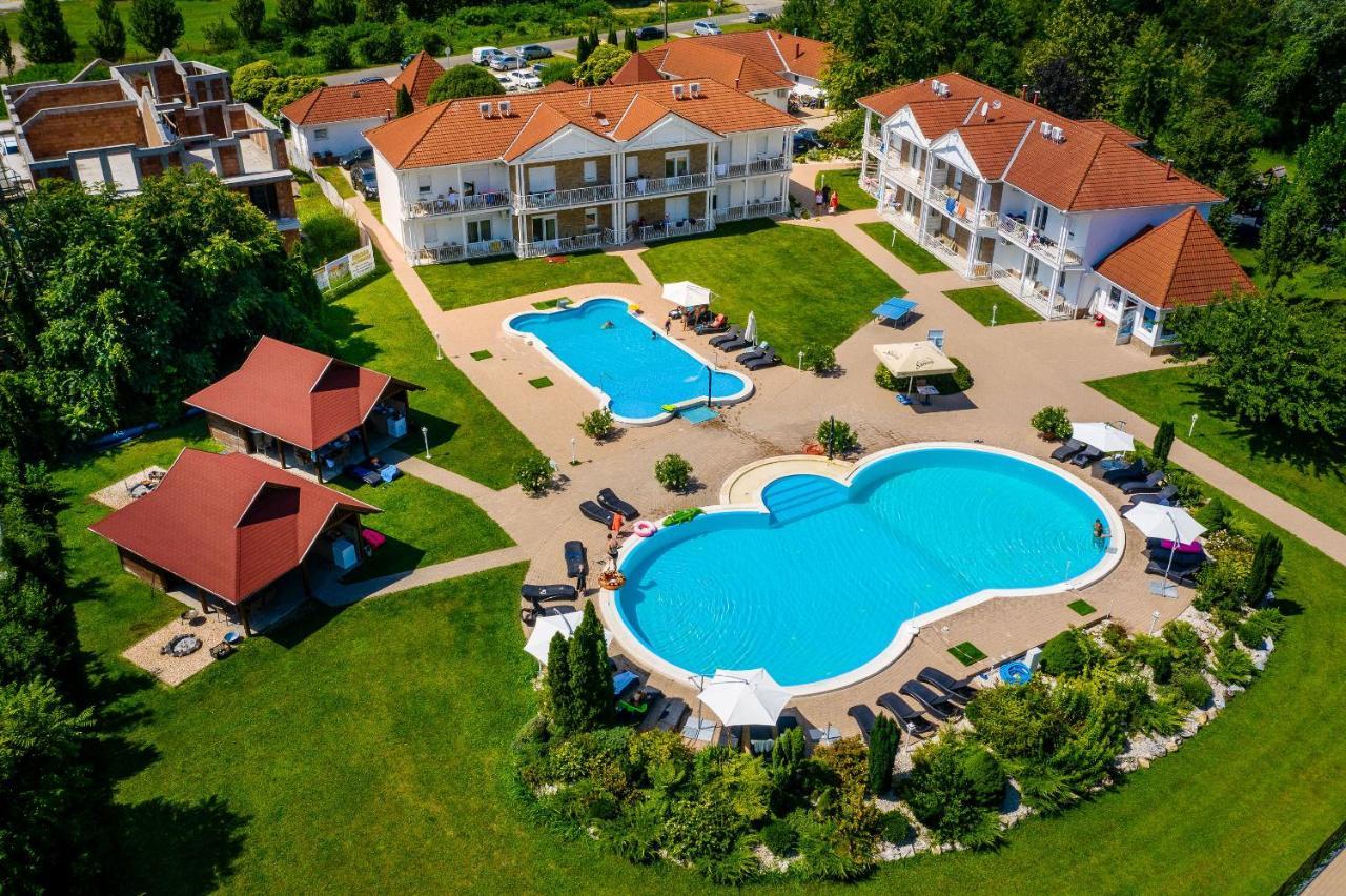 Appartement Aranyszarvas Panzio, Etterem Es Grillterasz Extérieur photo