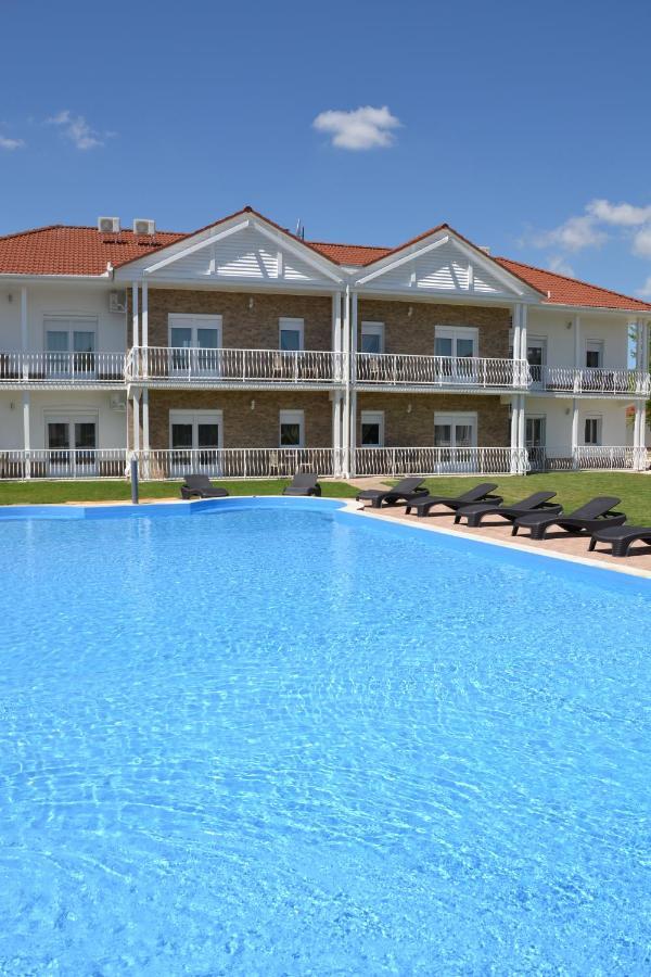 Appartement Aranyszarvas Panzio, Etterem Es Grillterasz Extérieur photo