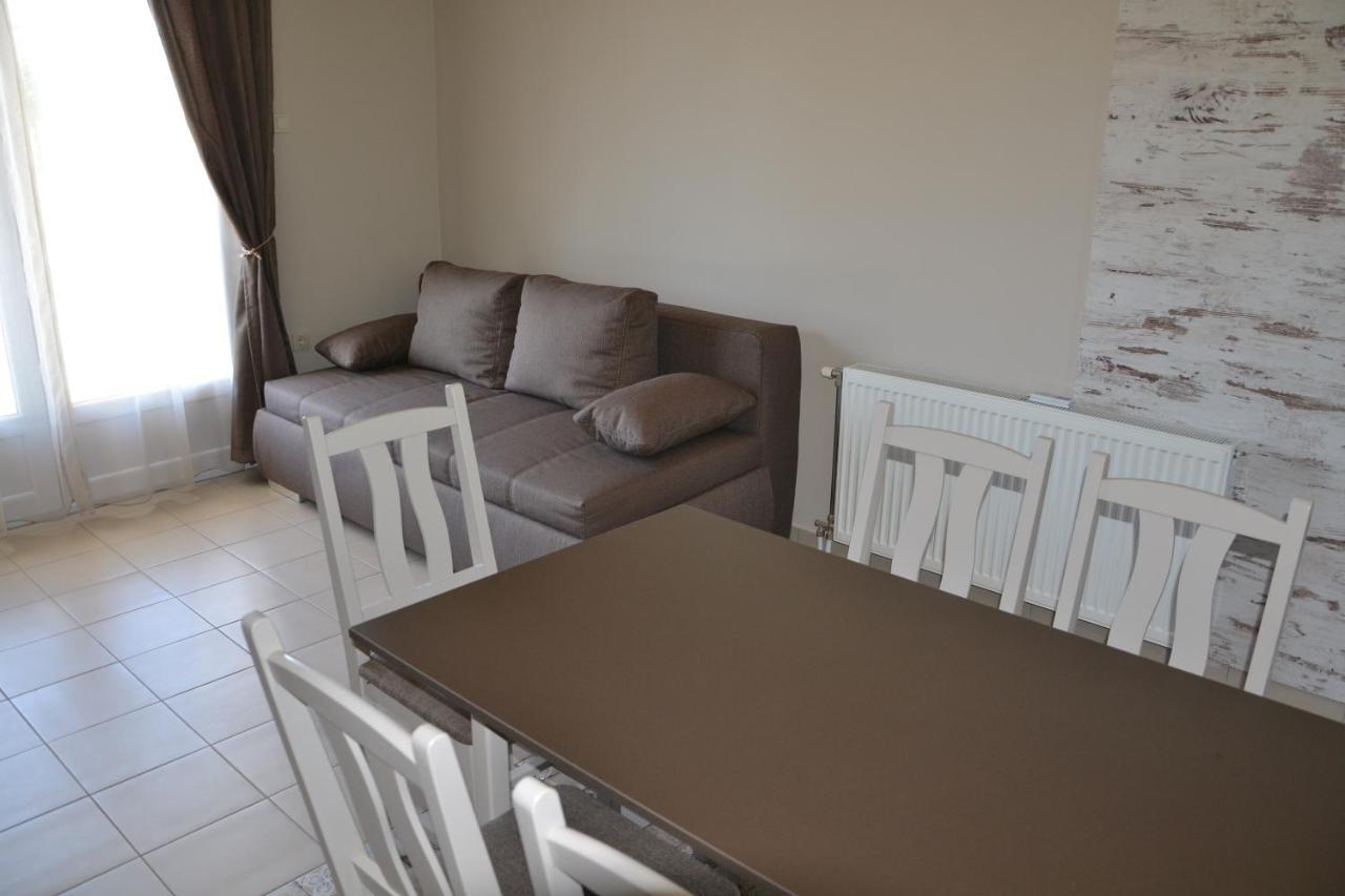 Appartement Aranyszarvas Panzio, Etterem Es Grillterasz Extérieur photo