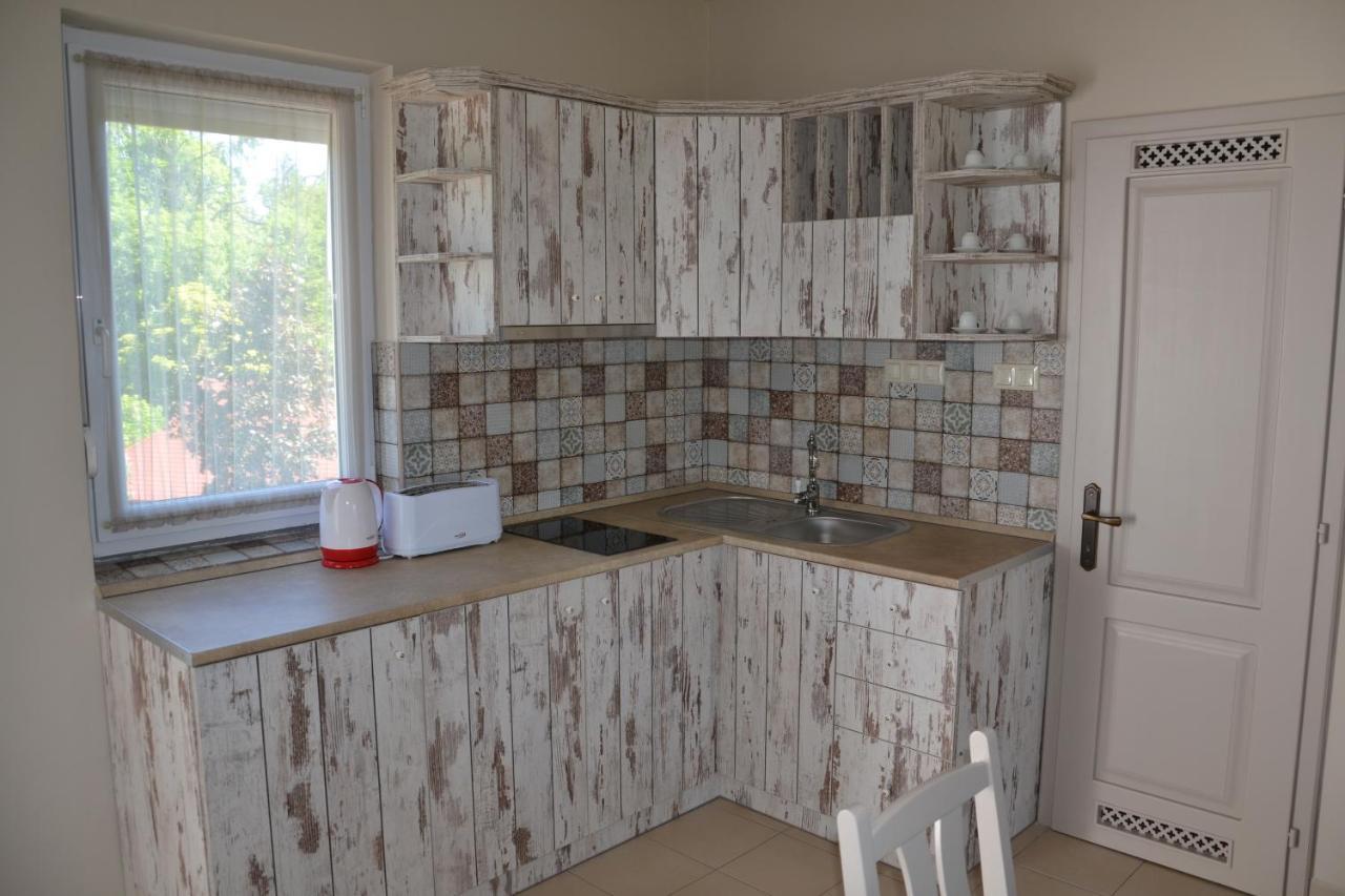 Appartement Aranyszarvas Panzio, Etterem Es Grillterasz Extérieur photo