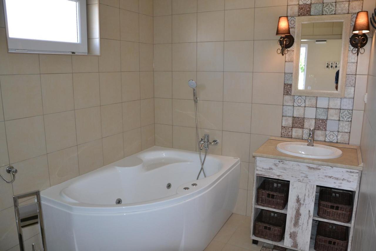 Appartement Aranyszarvas Panzio, Etterem Es Grillterasz Extérieur photo