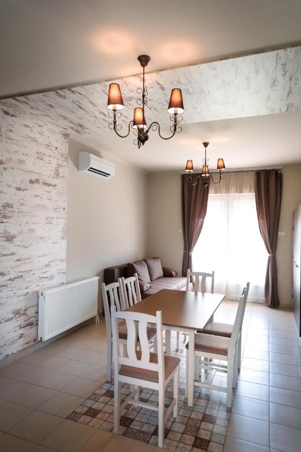 Appartement Aranyszarvas Panzio, Etterem Es Grillterasz Extérieur photo